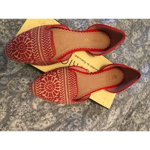 Restricted flats size 8.5